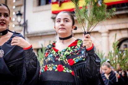 Una celebración festiva que conmemora cuando el pino se convirtió en arma