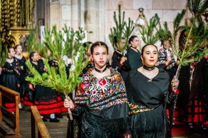 Una celebración festiva que conmemora cuando el pino se convirtió en arma