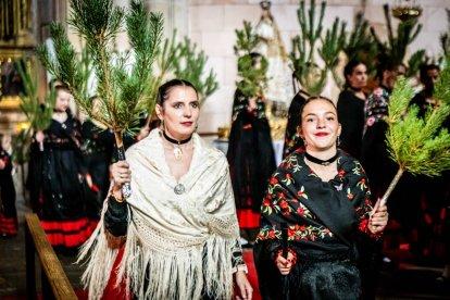 Una celebración festiva que conmemora cuando el pino se convirtió en arma