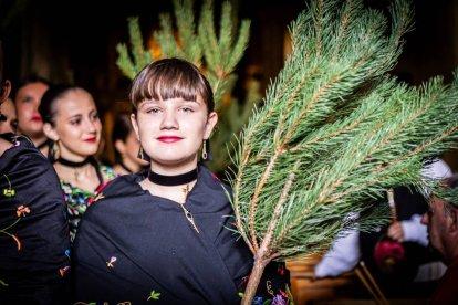 Una celebración festiva que conmemora cuando el pino se convirtió en arma