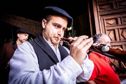 Una celebración festiva que conmemora cuando el pino se convirtió en arma