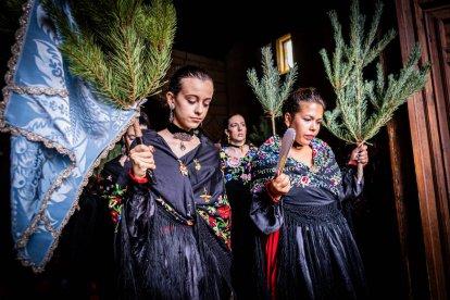 Una celebración festiva que conmemora cuando el pino se convirtió en arma