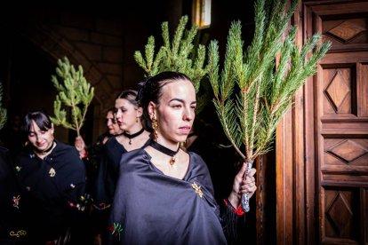 Una celebración festiva que conmemora cuando el pino se convirtió en arma