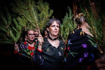 Una celebración festiva que conmemora cuando el pino se convirtió en arma