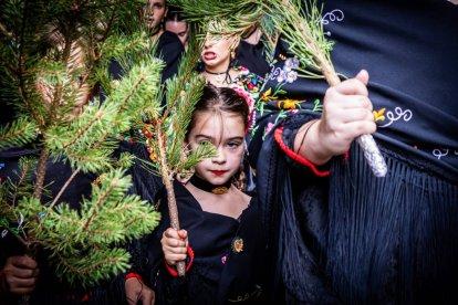 Una celebración festiva que conmemora cuando el pino se convirtió en arma