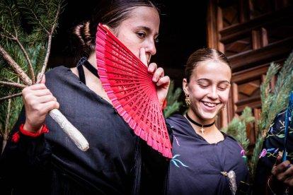 Una celebración festiva que conmemora cuando el pino se convirtió en arma