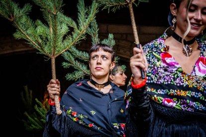 Una celebración festiva que conmemora cuando el pino se convirtió en arma