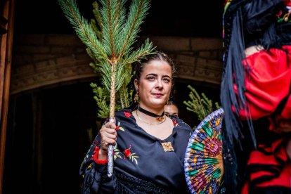 Una celebración festiva que conmemora cuando el pino se convirtió en arma