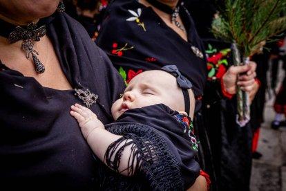 Una celebración festiva que conmemora cuando el pino se convirtió en arma