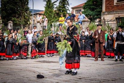Una celebración festiva que conmemora cuando el pino se convirtió en arma