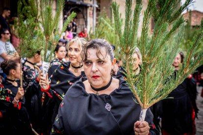 Una celebración festiva que conmemora cuando el pino se convirtió en arma