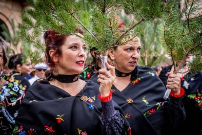 Una celebración festiva que conmemora cuando el pino se convirtió en arma