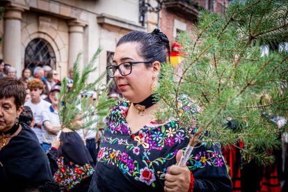 Una celebración festiva que conmemora cuando el pino se convirtió en arma