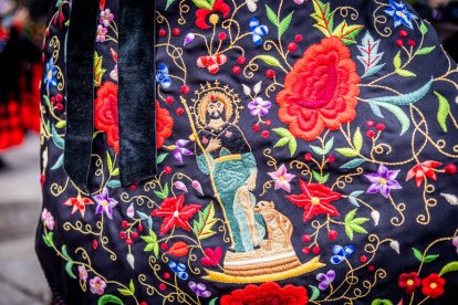 Una celebración festiva que conmemora cuando el pino se convirtió en arma