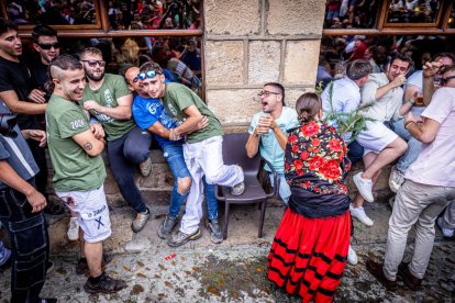 Una celebración festiva que conmemora cuando el pino se convirtió en arma