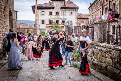 Una celebración festiva que conmemora cuando el pino se convirtió en arma