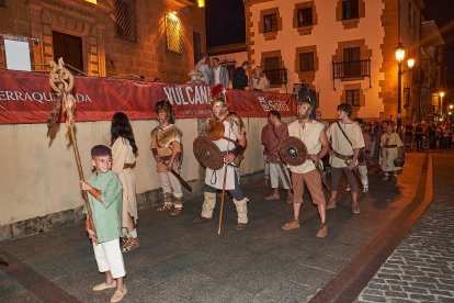 Recreación histórica de la Vulcanalia por las calles de Soria.