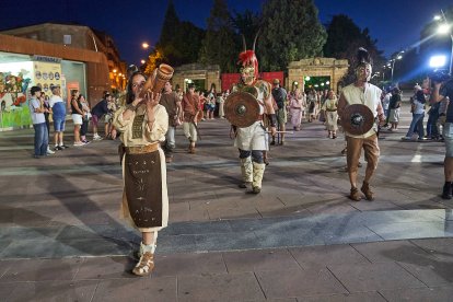 Recreación histórica de la Vulcanalia por las calles de Soria.