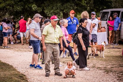 La procesión se celebra en el Cañón el Río Lobos