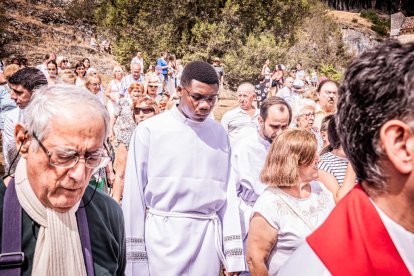 La procesión se celebra en el Cañón el Río Lobos