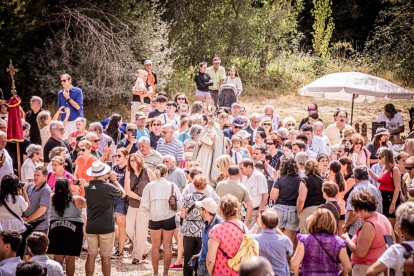 La procesión se celebra en el Cañón el Río Lobos