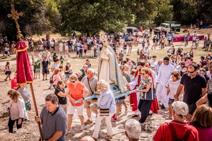 La procesión se celebra en el Cañón el Río Lobos