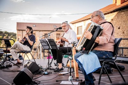 El grupo vallisoletano puso el broche de oro a las fiestas balagueras