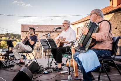 El grupo vallisoletano puso el broche de oro a las fiestas balagueras