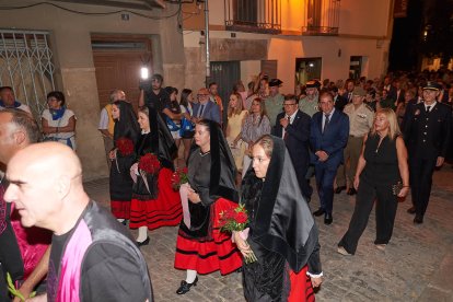 Miles de vecinos y visitantes acompañaron la procesión del Nazareno.