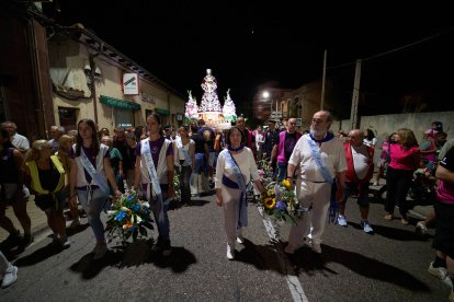 Miles de vecinos y visitantes acompañaron la procesión del Nazareno.
