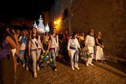 Miles de vecinos y visitantes acompañaron la procesión del Nazareno.