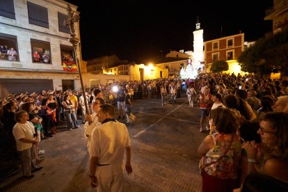 Miles de vecinos y visitantes acompañaron la procesión del Nazareno.