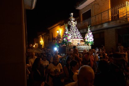 Miles de vecinos y visitantes acompañaron la procesión del Nazareno.