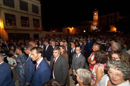 Miles de vecinos y visitantes acompañaron la procesión del Nazareno.