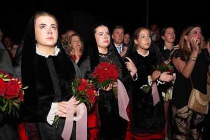 Miles de vecinos y visitantes acompañaron la procesión del Nazareno.