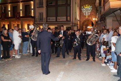 Miles de vecinos y visitantes acompañaron la procesión del Nazareno.