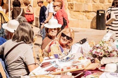 La fiesta del encaje textil reúne a cientos de artistas