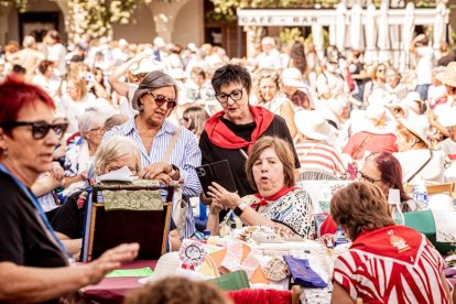 La fiesta del encaje textil reúne a cientos de artistas