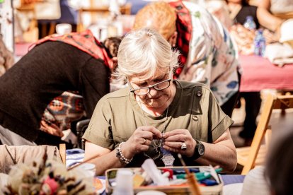 La fiesta del encaje textil reúne a cientos de artistas