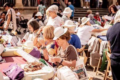 La fiesta del encaje textil reúne a cientos de artistas