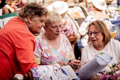 La fiesta del encaje textil reúne a cientos de artistas