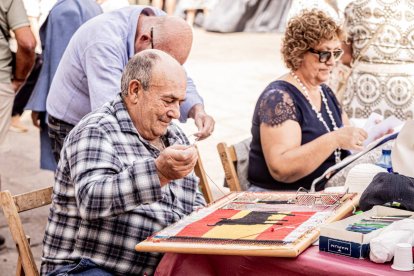La fiesta del encaje textil reúne a cientos de artistas