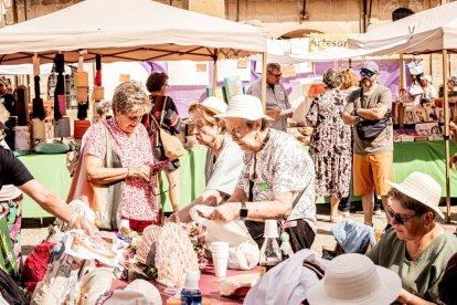 La fiesta del encaje textil reúne a cientos de artistas