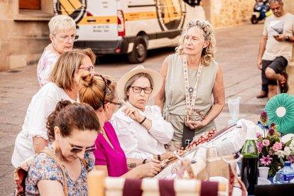 La fiesta del encaje textil reúne a cientos de artistas