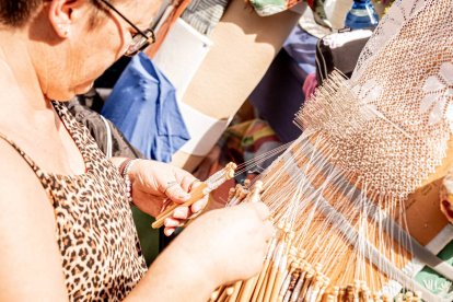 La fiesta del encaje textil reúne a cientos de artistas