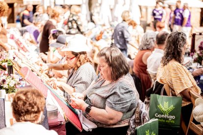 La fiesta del encaje textil reúne a cientos de artistas