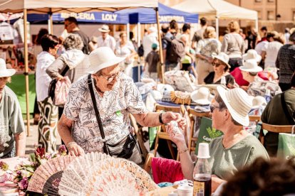 La fiesta del encaje textil reúne a cientos de artistas