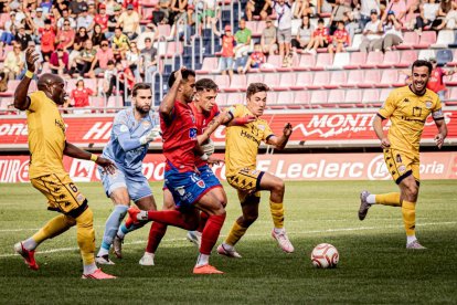 Victoria en el campo y fiesta en las gradas con un Numancia líder