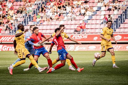 Victoria en el campo y fiesta en las gradas con un Numancia líder