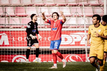 Victoria en el campo y fiesta en las gradas con un Numancia líder